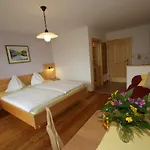 Biobauernhof Nussbaumer Κατάλυμα σε φάρμα Nussdorf am Attersee