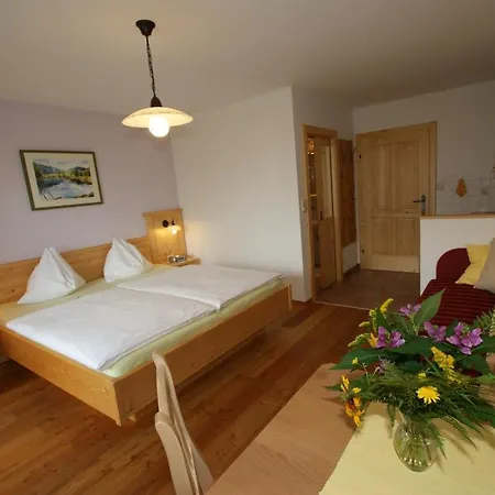 Biobauernhof Nussbaumer בית חווה נוסדורף אם אטרסי