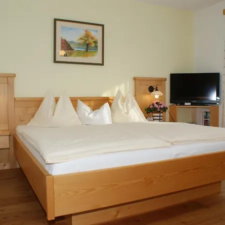 בית חווה Biobauernhof Nussbaumer נוסדורף אם אטרסי